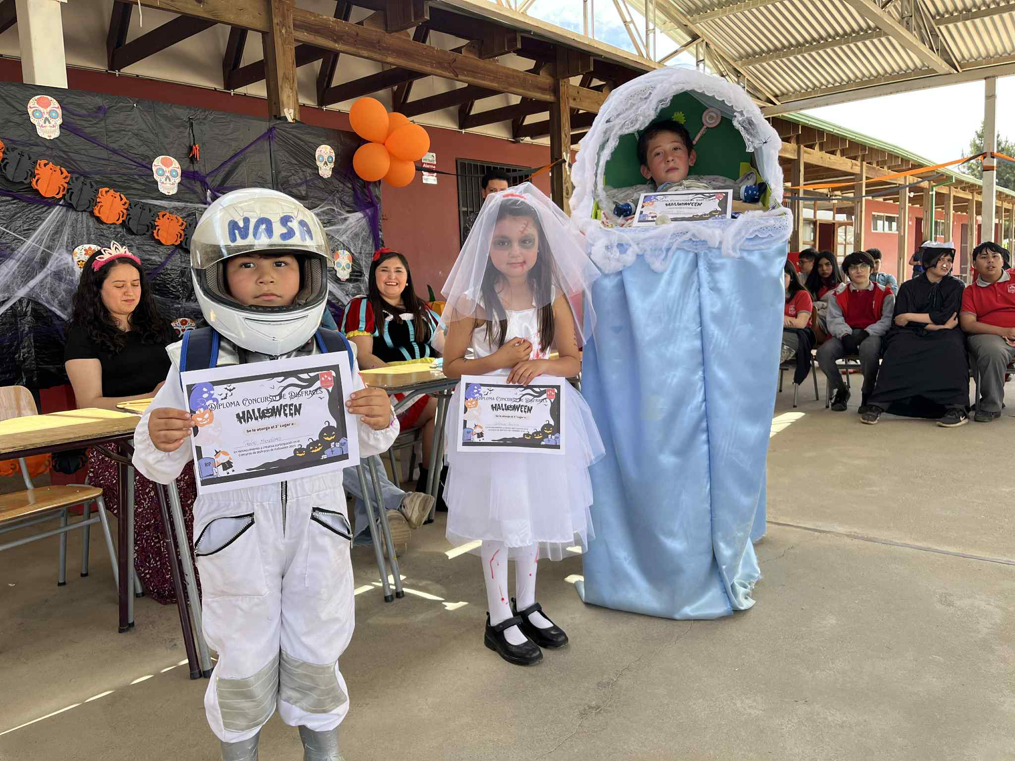 Coloridos disfraces y diversión